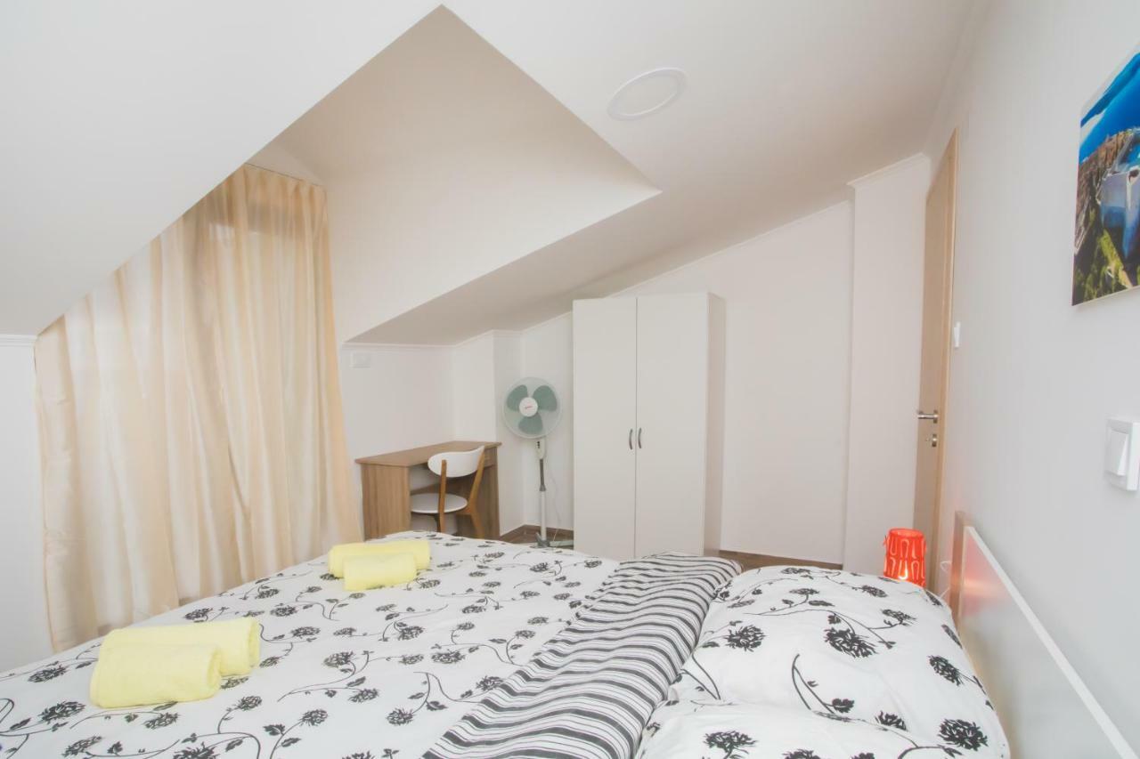 Apartments Tonka Шибеник Экстерьер фото