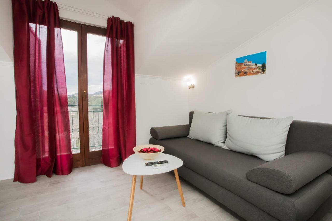 Apartments Tonka Шибеник Экстерьер фото